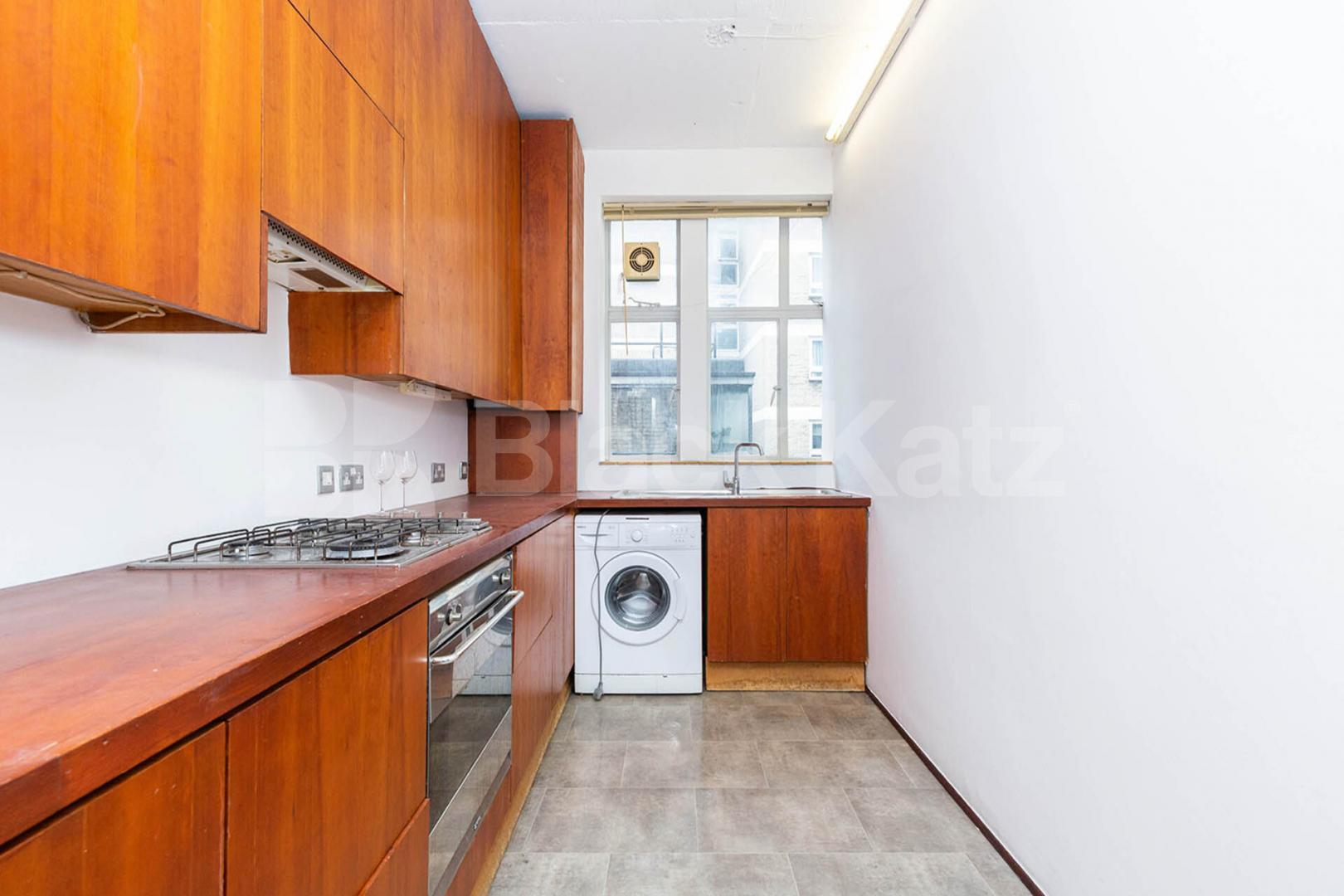 Located in Hatton Garden and a few minutes to Farringdon Station  St Cross Street, Farringdon 